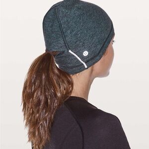 Lululemon Run It Out Toque
Heathered Nocturnal Teal